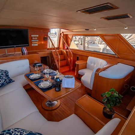 Master&Commander Hotel Valencia Bagian luar foto