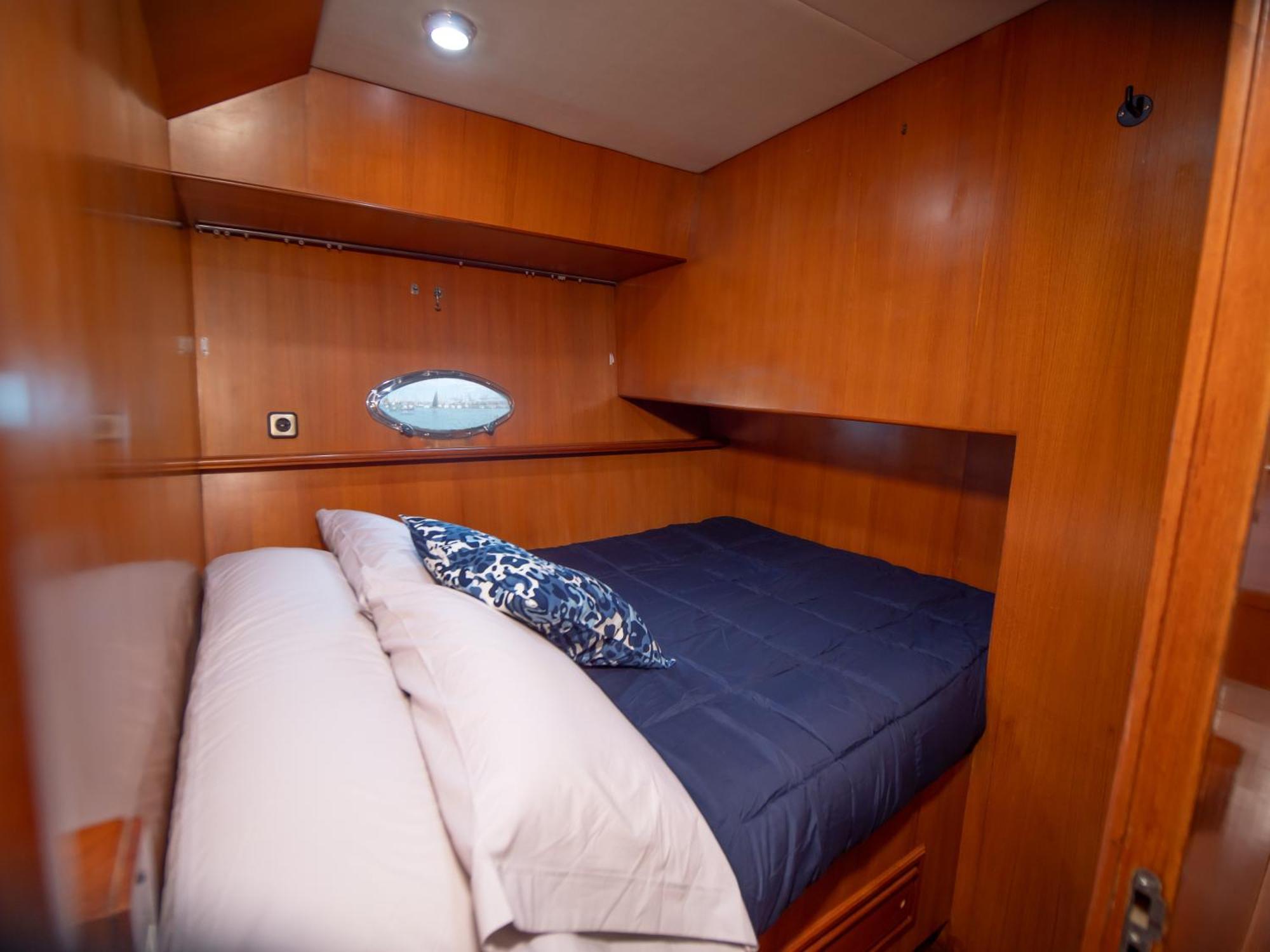 Master&Commander Hotel Valencia Bagian luar foto